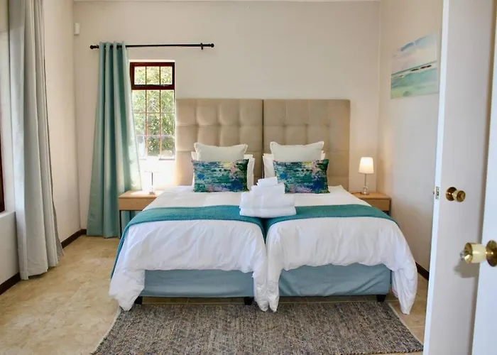 Apartment With Private Garden And Pool Le Cap acceptant les animaux