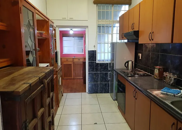 Bramber Court Art-Deco Self-Catering Apartments Kaapstad